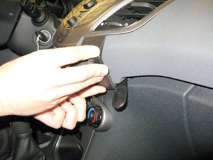 ProClip Ford Fiesta 2009-2017 Ugaono kačenje slika 4