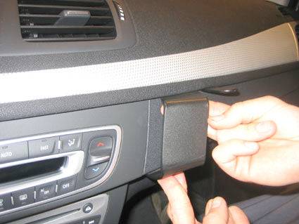 ProClip Renault Fluence 2010-2015 Ugaono kačenje slika 3