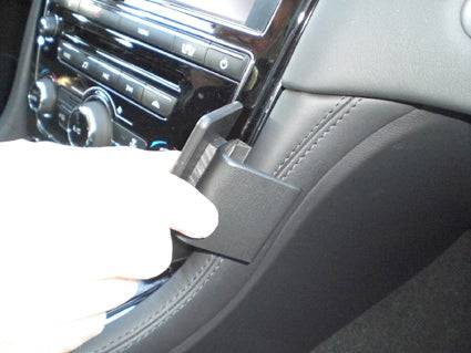 ProClip Jaguar XJ 2010-2019 Ugaono kačenje slika 3