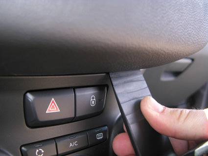ProClip Peugeot 2008 2014-2019 Ugaono kačenje slika 2