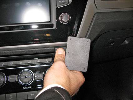 ProClip VW Touran 2016-2022 Ugaono kačenje slika 4