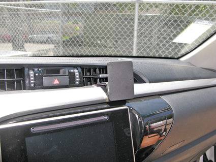 ProClip Toyota Hilux 2016-2023 Ugaono kačenje slika 5